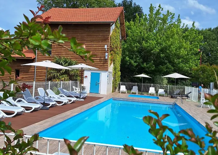 Domaine Du Vieux Moulin- Camping 3 Etoiles -Mobil Home Climatise * Сен-Жюльен-ан-Борн