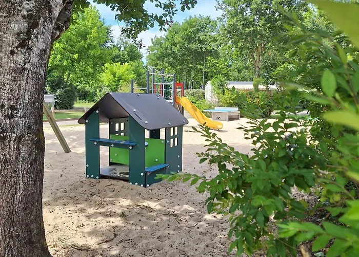 Кемпинг Domaine Du Vieux Moulin- Camping 3 Etoiles -Mobil Home Climatise Сен-Жюльен-ан-Борн
